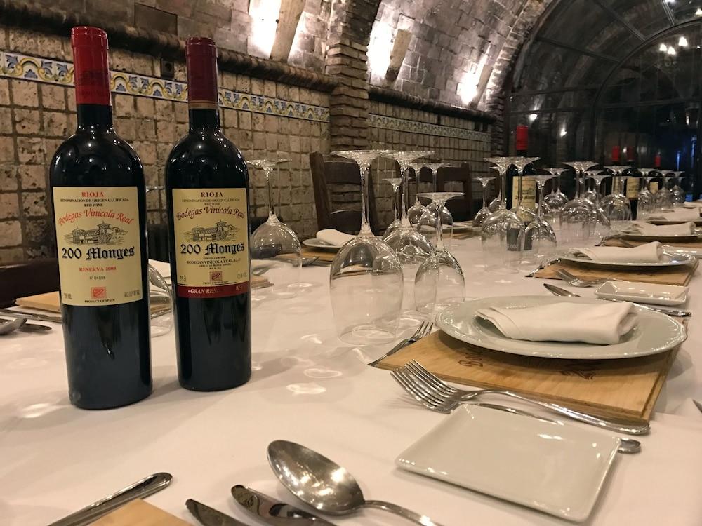 Hotel Vinicola Real-200 Monges Albelda De Iregua Eksteriør bilde