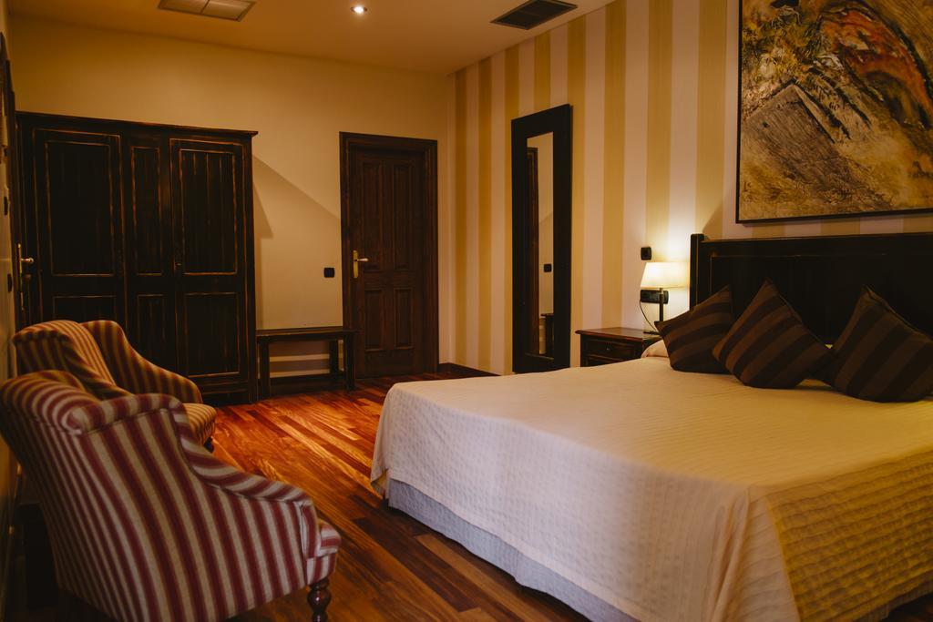 Hotel Vinicola Real-200 Monges Albelda De Iregua Eksteriør bilde